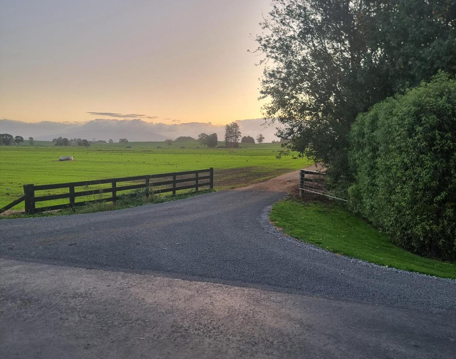Entranceways / Driveways - Rural driveway