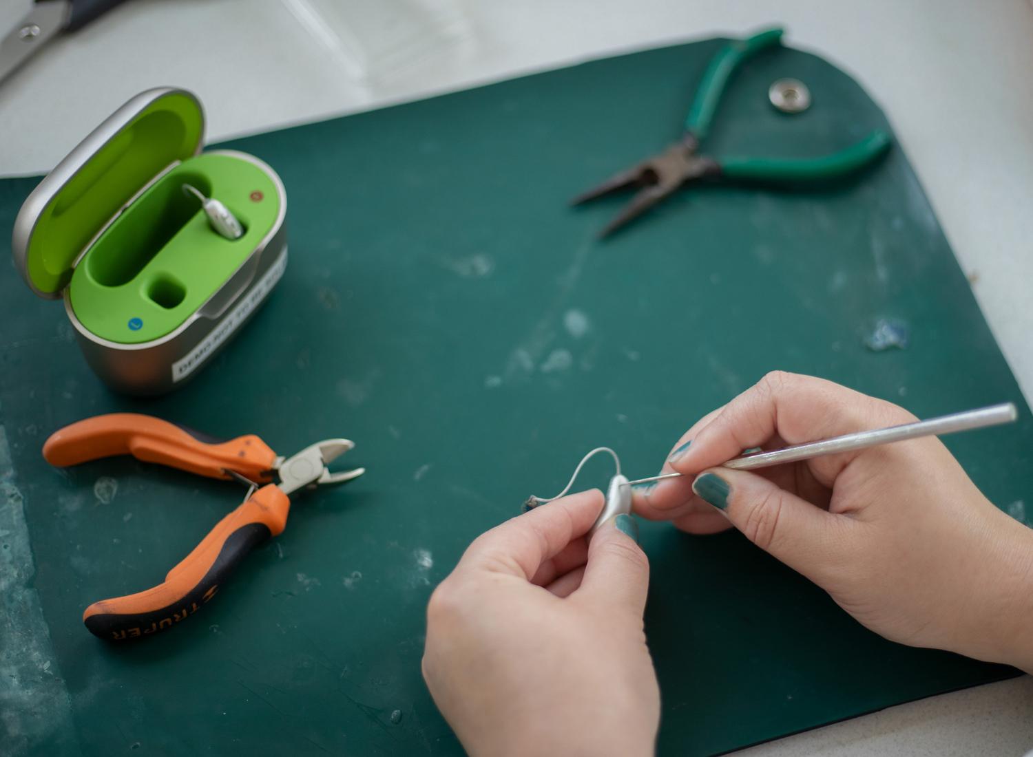Repairing a modern Hearing Aid