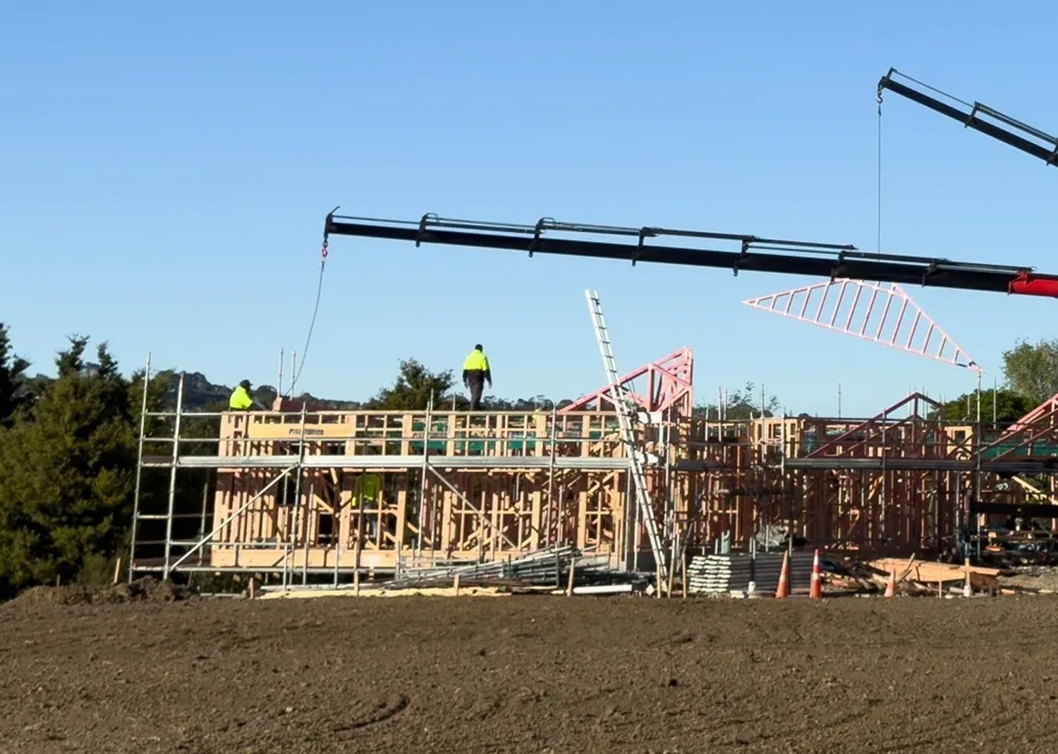 Pole Timber & Hardware Ltd timber frames page link