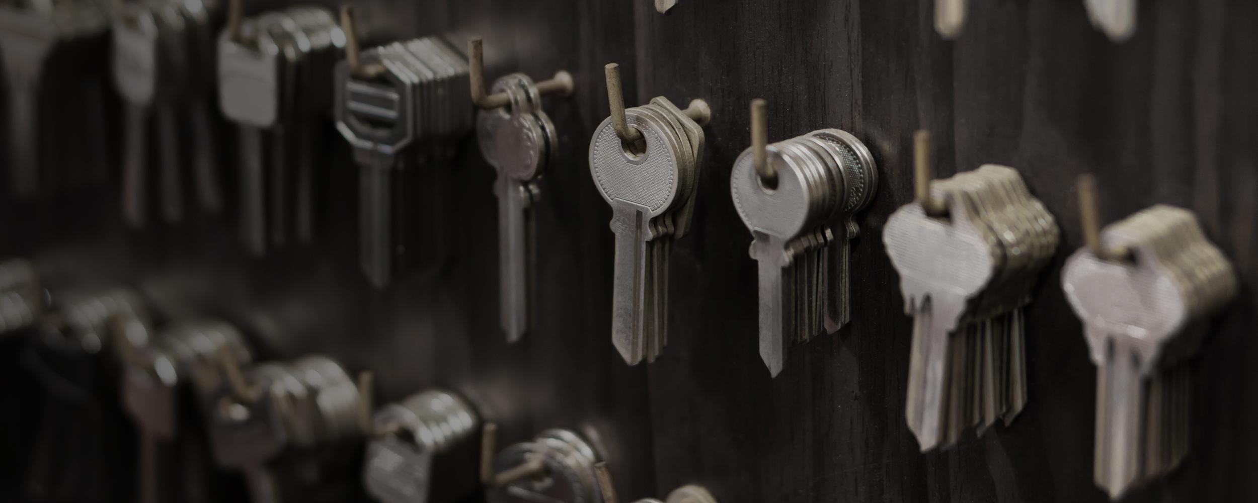 Quality Keys Key Cutting and Engraving 