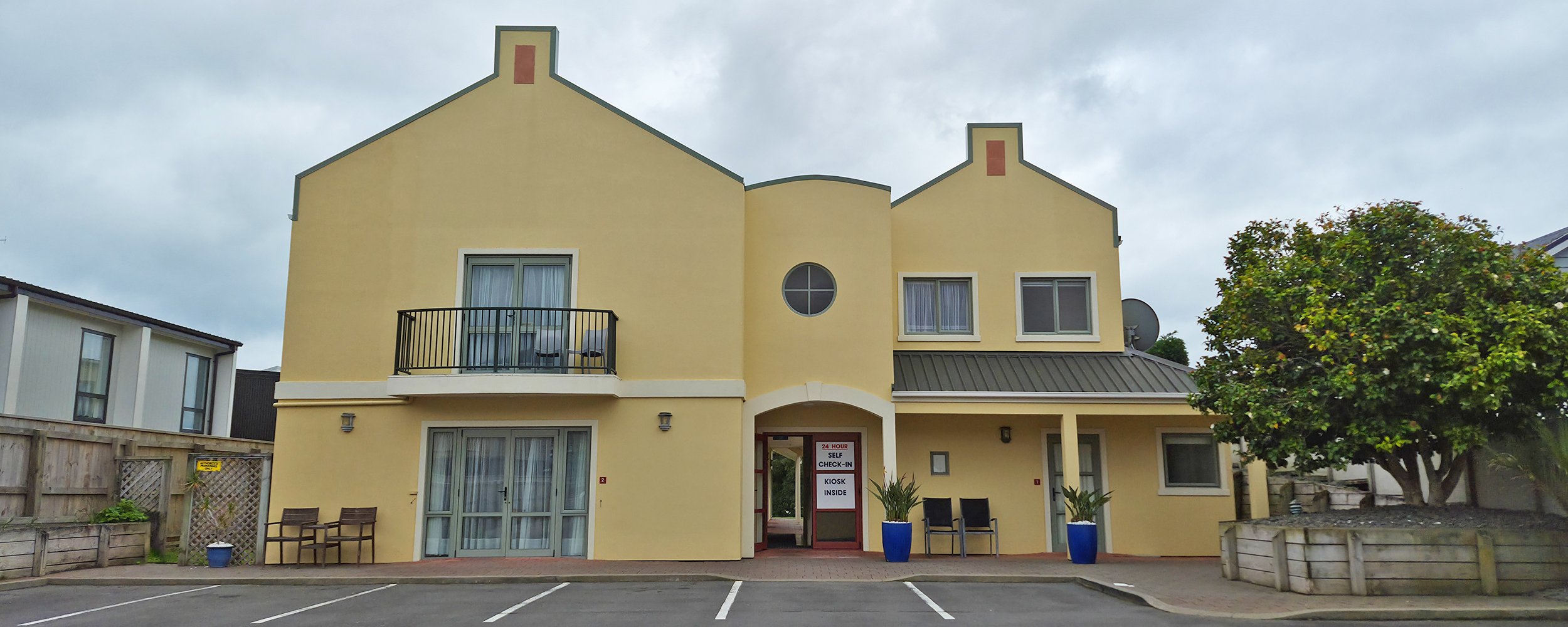 Elliotts Motor Lodge home page banner image