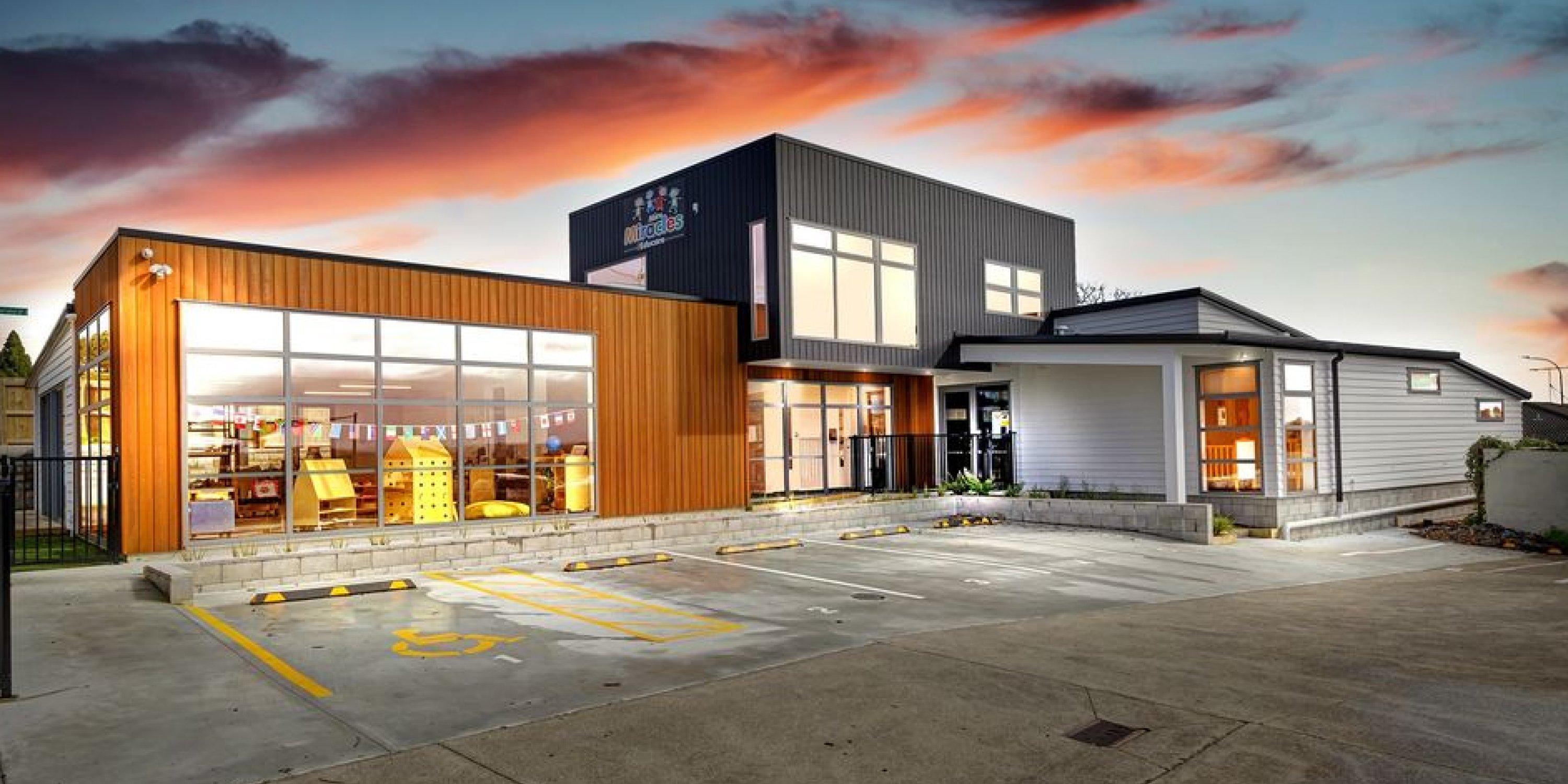 Mini Miracles Educare home page 