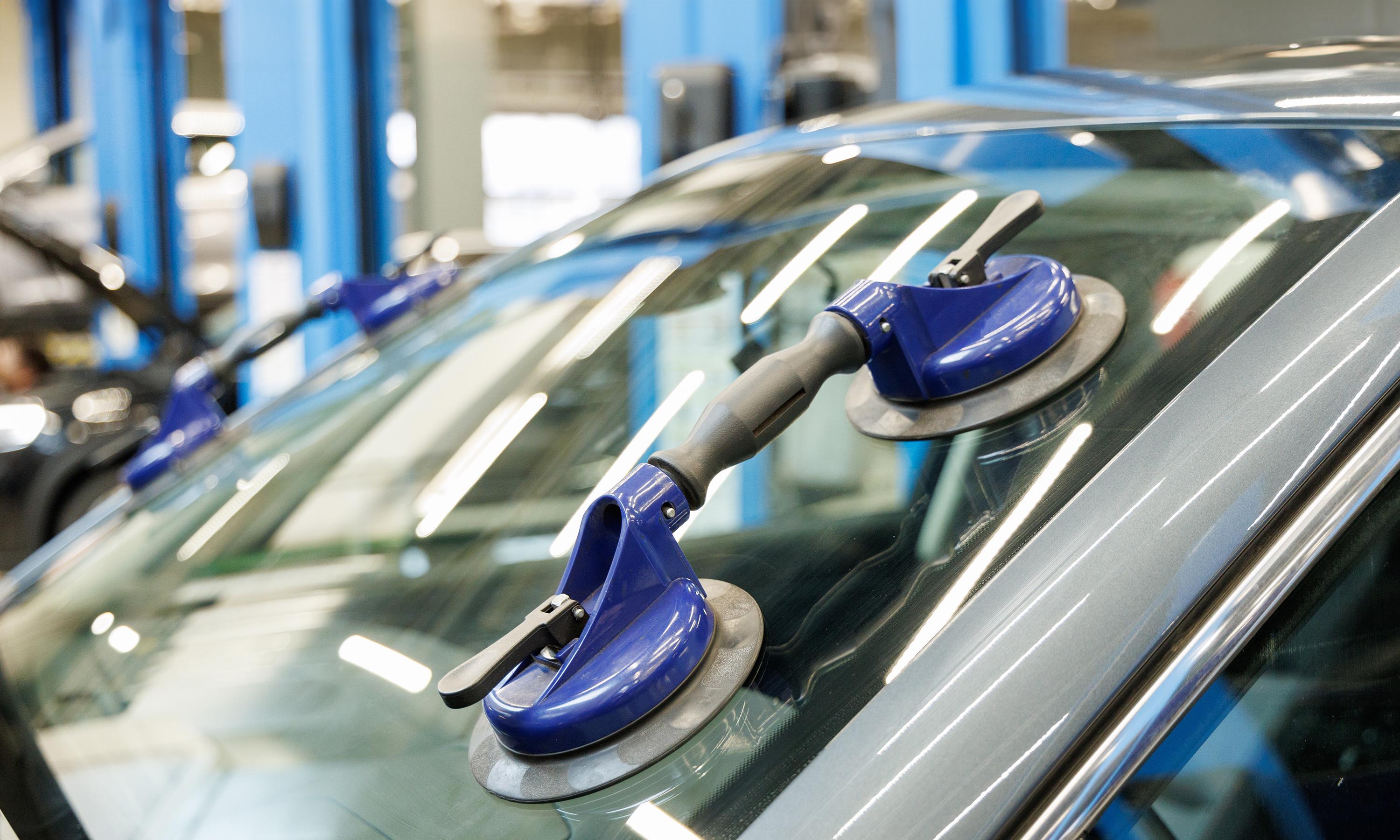 Panel Beaters in Hawera, picture of a Car Windscreen replacement and repair service