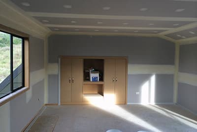 Interior plastering in a room in a new build house