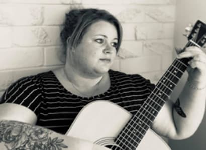 Chelsey Bennet - Piano, Keyboard, Guitar, Vocals, Recorder and Ukulele Teacher