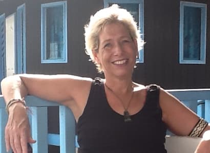 Caroline Zeeman - Acoustic, Electric, Bass Guitar and Ukulele Teacher