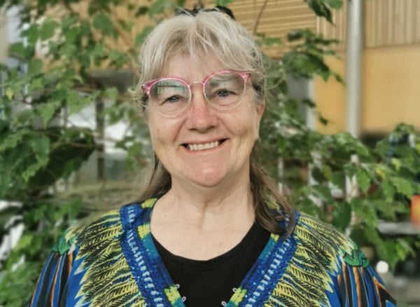 Sue Coulston - Ukulele , Guitar and Vocals Teacher