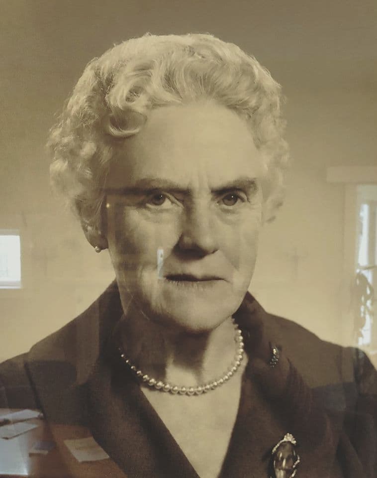 Portrait photo of Kathleen Hurd-Wood (nee Chitty)